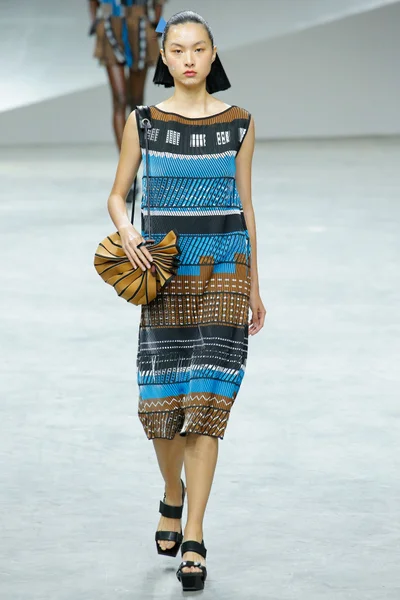 Look 35